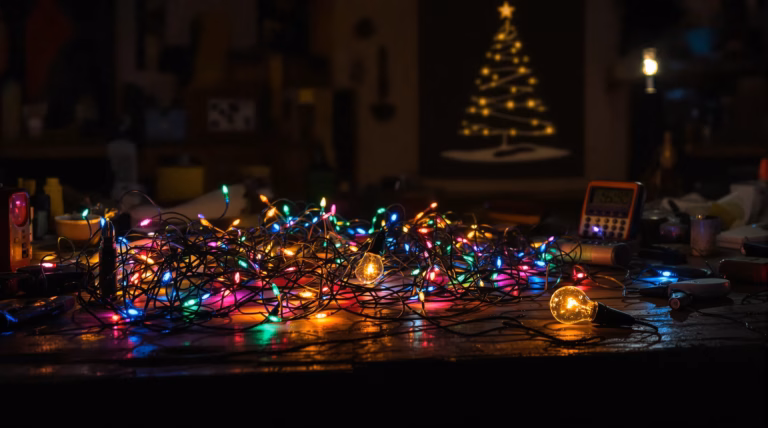 Jak naprawić lampki choinkowe – porady i wskazówki